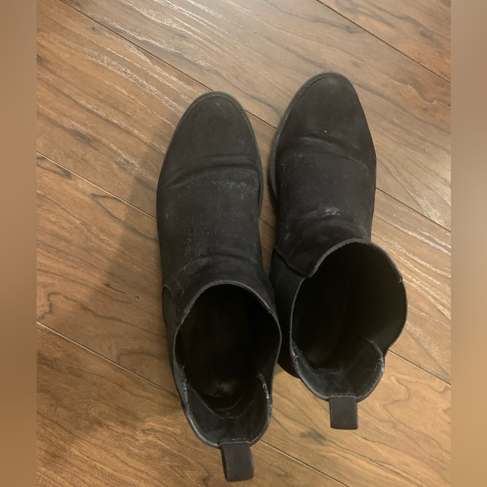 Black Suede Size 7 Chelsea Boots